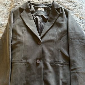 Beiginning Boutique oversized blazer in color Charcoal